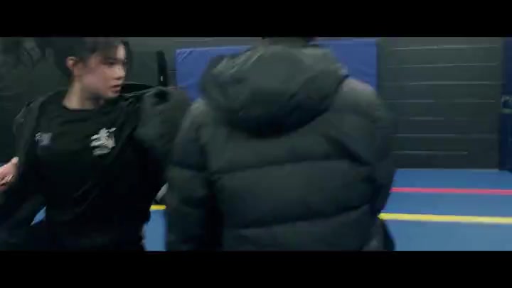 Anna facing her scene partner in the selected combat choreography frame